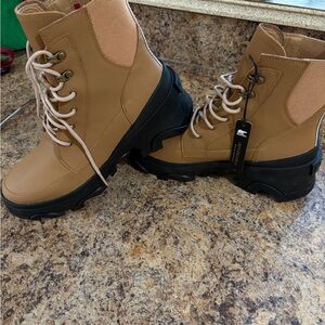 Sorel Tan Lace-Up Platform Women's Boots with Black Sole